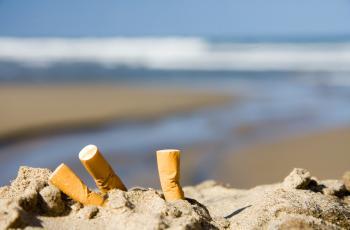 Un mégot de cigarette, ça va dans les poubelles : ça coule de source!